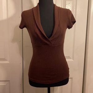 Women’s top | vneck | brown | small